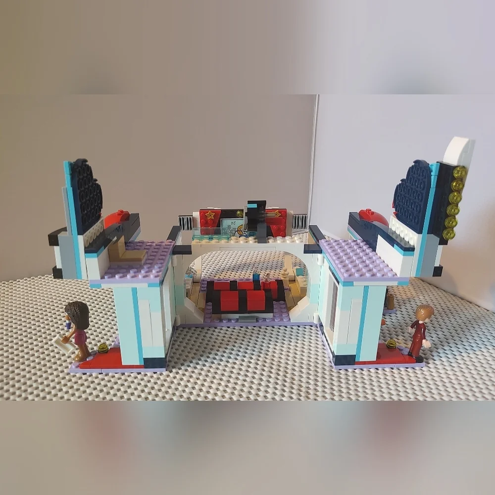 LEGO Friends 41448 Heartlake City Movie Theater Building Set